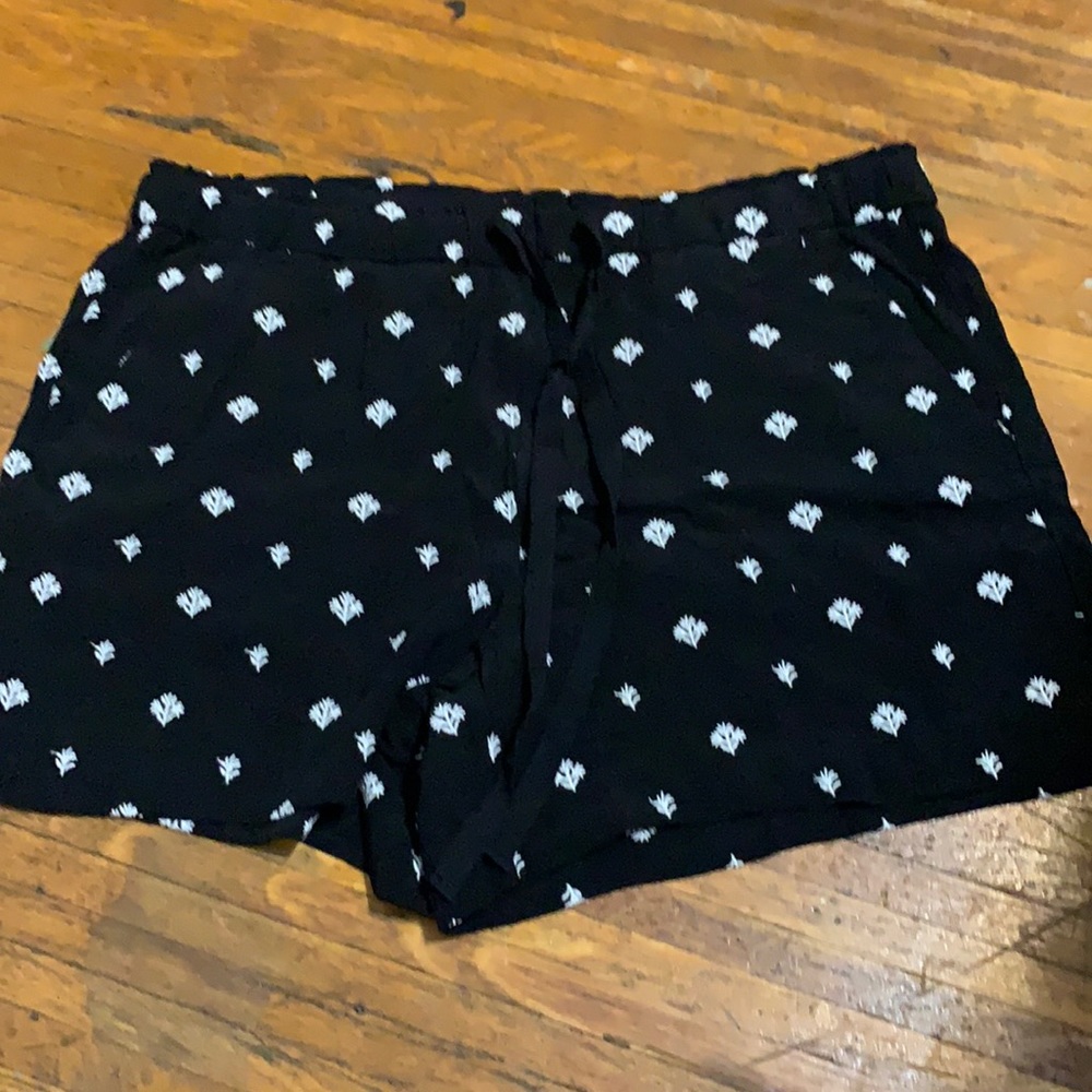 NWOT LOFT black soft shorts (sz M)